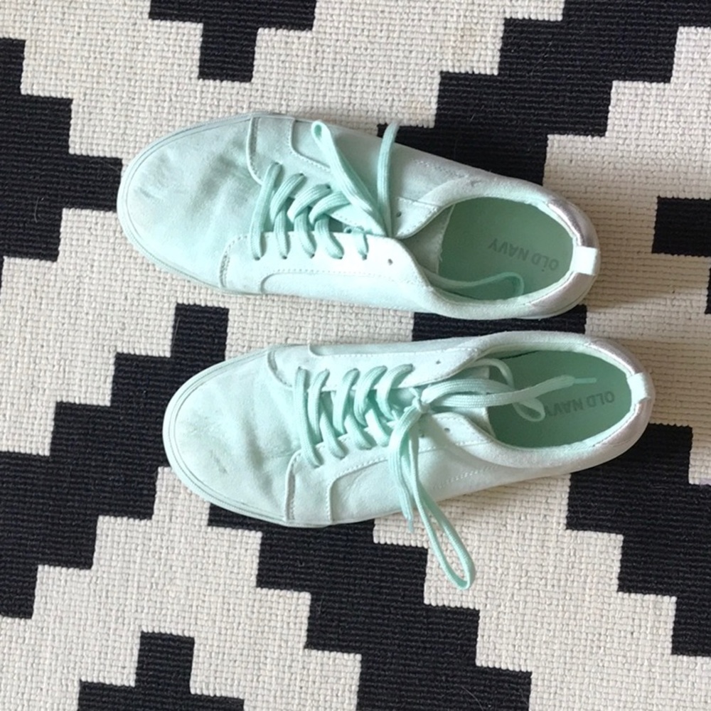 Mint sneaker
